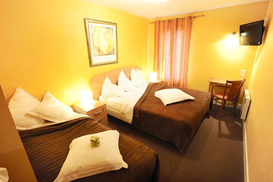 Les Negociants Otel Pontgibaud Oda fotoğraf